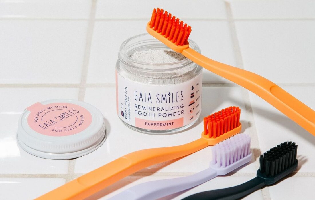 پودر پروفیلاکسی در دندانپزشکی: ابزاری کلیدی برای تمیزکاری عمیق و جرمگیری