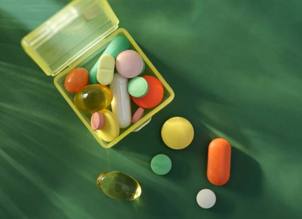 هشدار جدی: نشانههای خطرناک مصرف بیرویه ویتامینها و مکملها