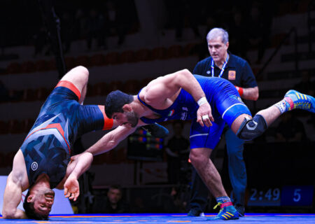 درستکار، حامی مالی کامران شد