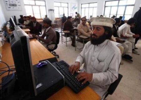 قطع اینترنت در افغانستان؛ طالبان، کشور را ۳ دهه به عقب راند؛ وحشت مردم از امارت اسلامی