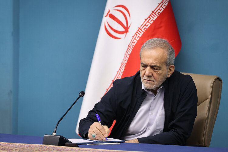 پیام پزشکیان درپی قهرمانی تیم ملی کشتی فرنگی