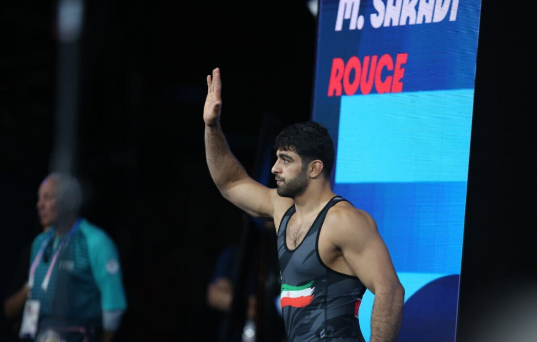 ببینید | هدیه جالب هوادار ازبکستانی به هادی ساروی