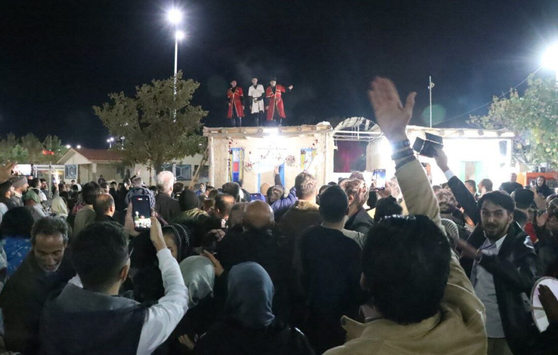 هشتمین جشنواره انگور ارومیه با حضور سفرای خارجی به پایان رسید