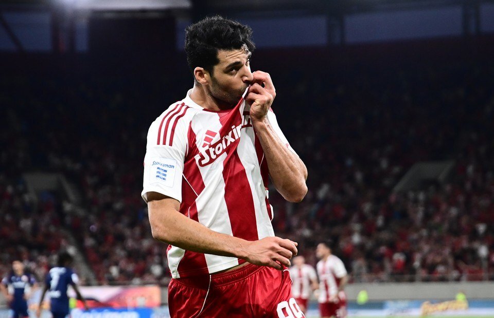 طارمی رنگ ترکیب اصلی را می‌بیند