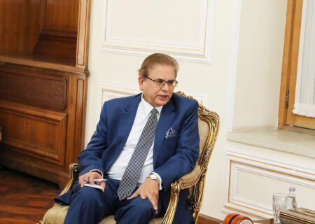 نماینده ویژه پاکستان در امور افغانستان، قدم به تهران گذاشت