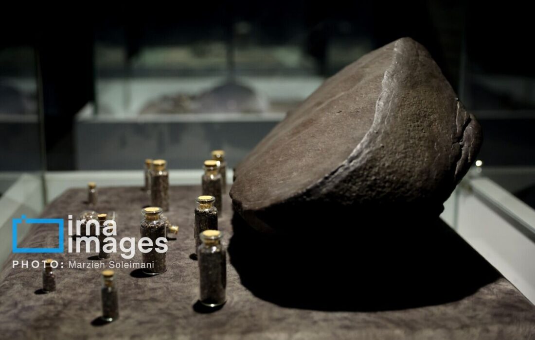 تصویر/ فرود شهاب سنگ ۲۱ کیلوگرمی در حوالی برج آزادی