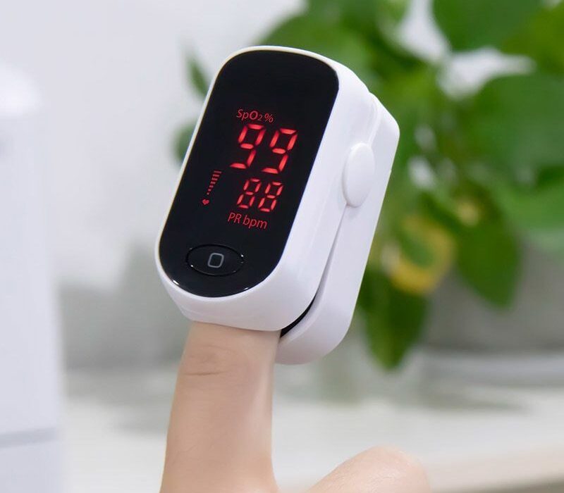 کاربرد دستگاه پالساکسیمتر در تشخیص کمبود اکسیژن