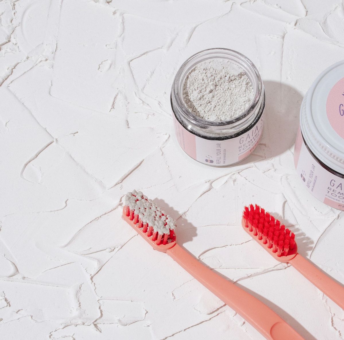 پودر پروفیلاکسی در دندانپزشکی: ابزاری کلیدی برای تمیزکاری عمیق و جرم‌گیری