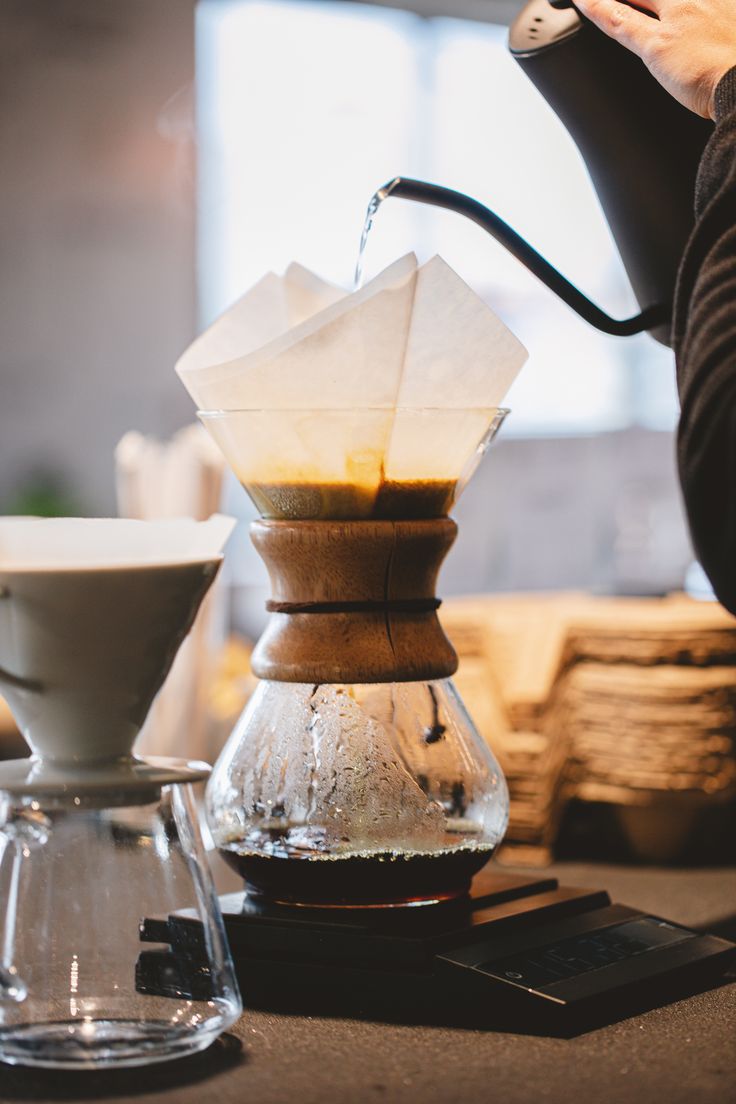 راهنمای جامع قهوه تخصصی: بررسی تفاوت با قهوه تجاری و راهنمای دمآوری خانگی