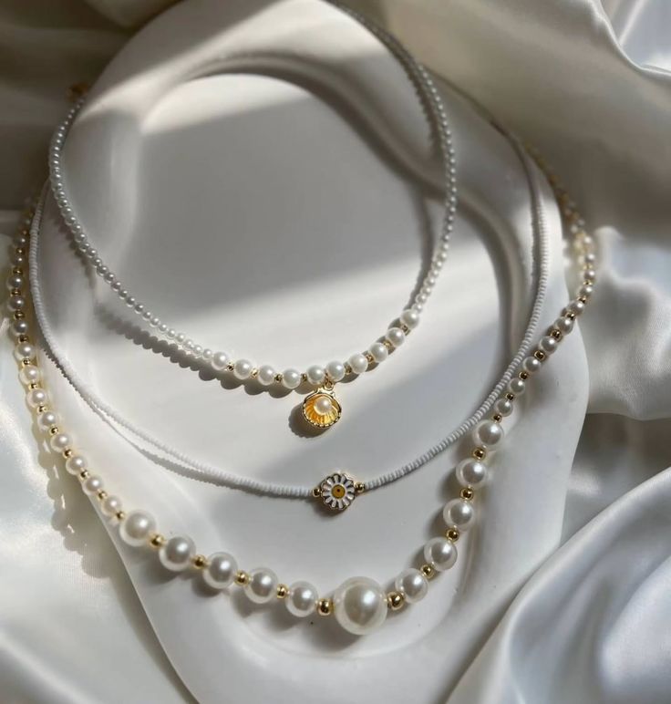 👑 راهنمای جامع انتخاب و خرید گردنبند: از تاریخچه تا استایل امروز 👑