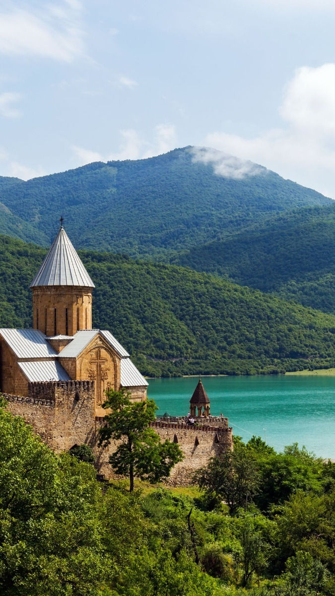 چرا گرجستان مقصد محبوب ایرانیهاست؟