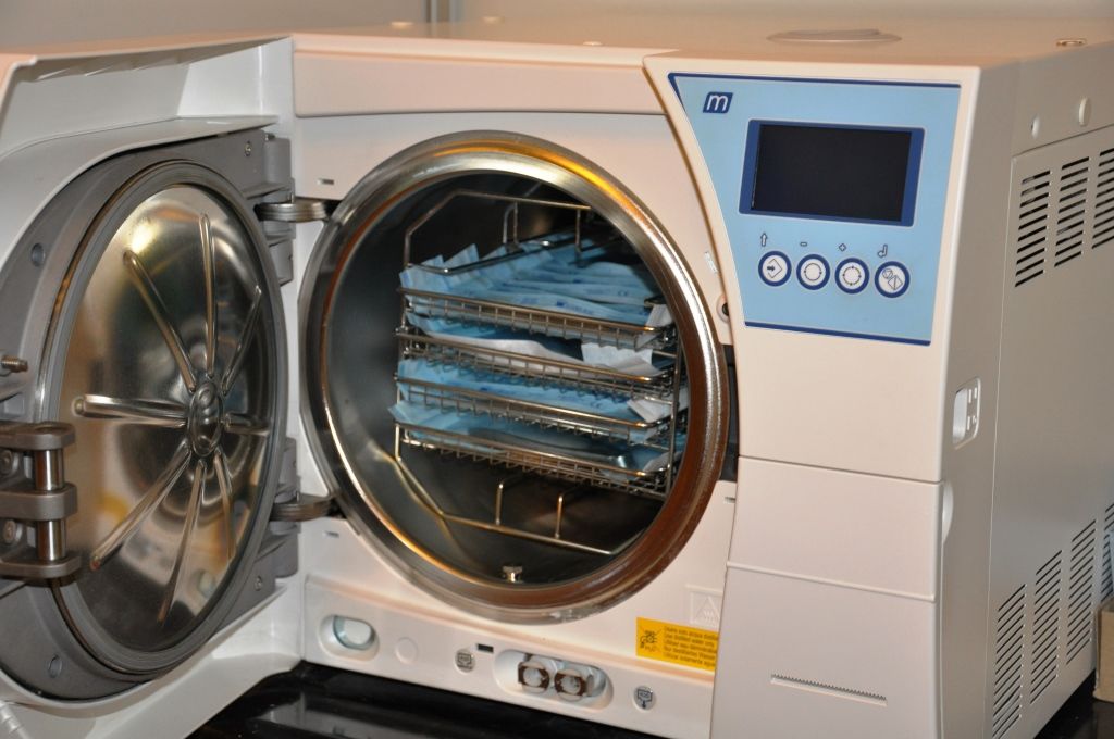 راهنمای جامع دستگاه اتوکلاو دندانپزشکی: از اصول استریلیزاسیون تا انواع و نگهداری