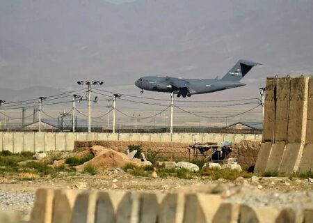 واکنش شدید طالبان افغانستان علیه ادعای ترامپ برای کنترل بر پایگاه بگرام