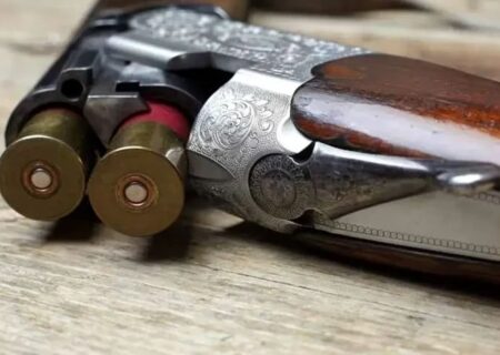 پسر 22 ساله پدرش را با شلیک سلاح شکاری کشت