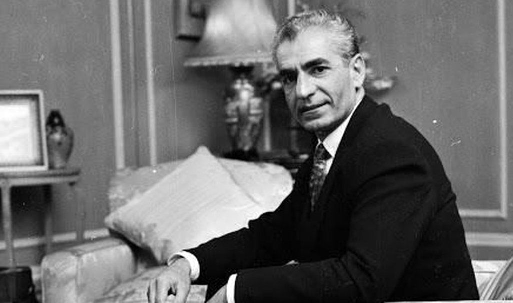 سفر در زمان؛ «محمدرضا پهلوی» در میان تیم ورزشی دانشآموزان مدرسه شبانهروزی لهروزه سوئیس؛ دهه 1310