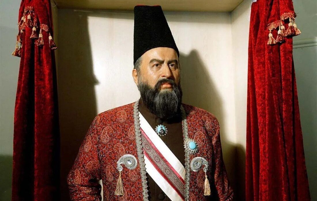 امیرکبیر با خون خود روی دیوار حمام فین چه نوشت؟