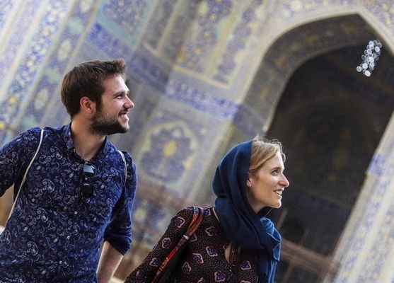 چرا تورهای خارجی با آژانسهای ایرانی محبوباند؟