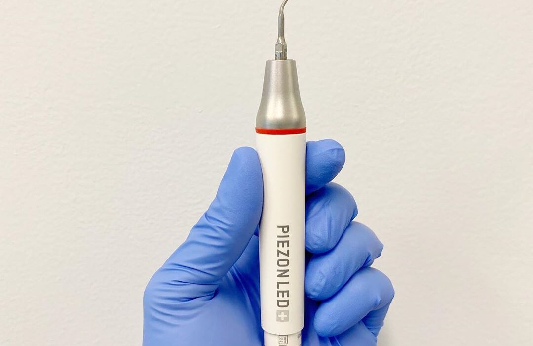 🦷 راهنمای جامع دستگاه جرمگیر دندان: از انواع و عملکرد تا نکات ایمنی و نگهداری