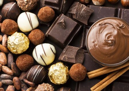 🍫 راهنمای جامع شکلات: از تاریخچه و انواع تا فواید و نکات کلیدی برای خرید