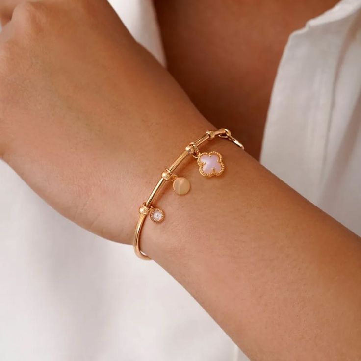 👑 راهنمای جامع انتخاب و خرید دستبند: از تاریخچه تا استایل امروز 👑