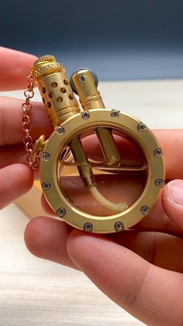 راهنمای جامع خرید و نگهداری فندک: از کلاسیک تا مدرن 🔥