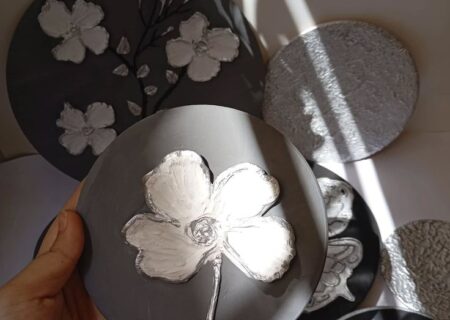 دیوارکوب چیست و چگونه دیوار خانه‌تان را زیباتر کنیم؟