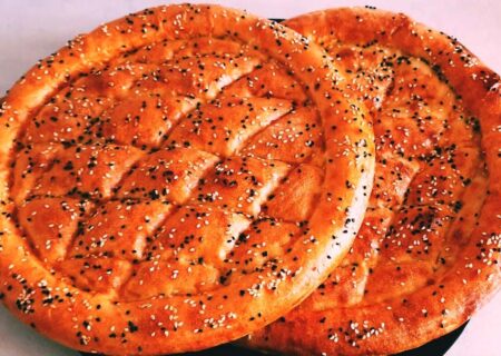 خرید نان با بن کارت ویژه خود