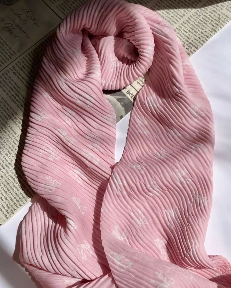 راهنمای جامع خرید و استایل شال نخی: انتخابی راحت و شیک برای هر فصل 🌿