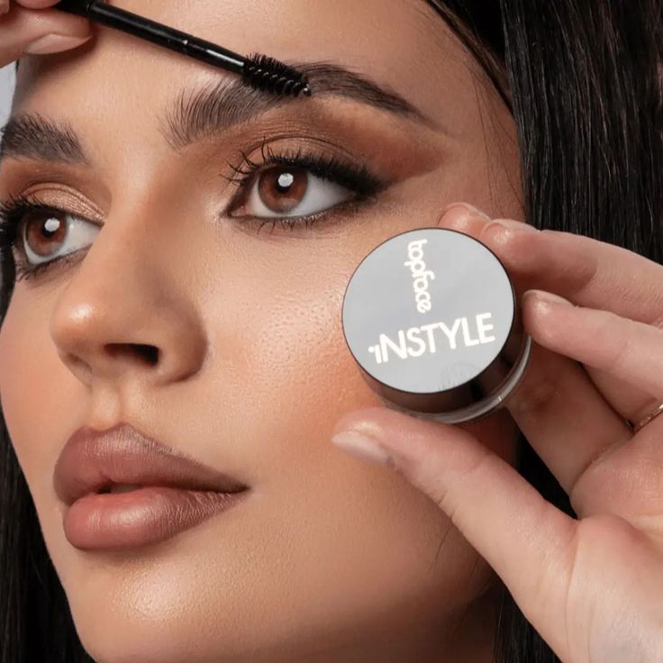 راهنمای جامع ژل ابرو: از انواع و کاربردها تا انتخاب بهترین مدل