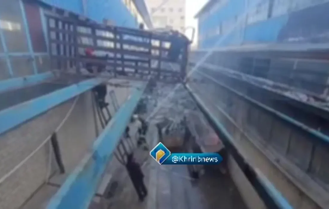 آتش‌سوزی گسترده انبار پنبه در مشهد را در کام خود فرو برد