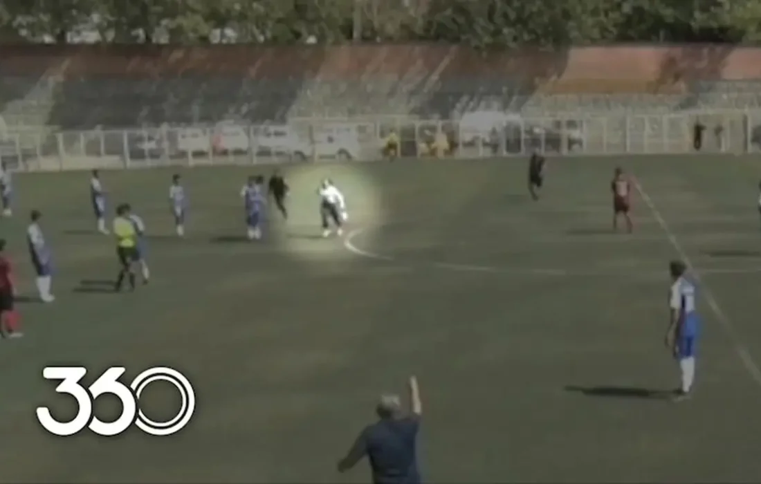 حاشیه‌سازی باورنکردنی در فوتبال ایران؛ اقدام جنجالی مادر بازیکن با داور مسابقه!