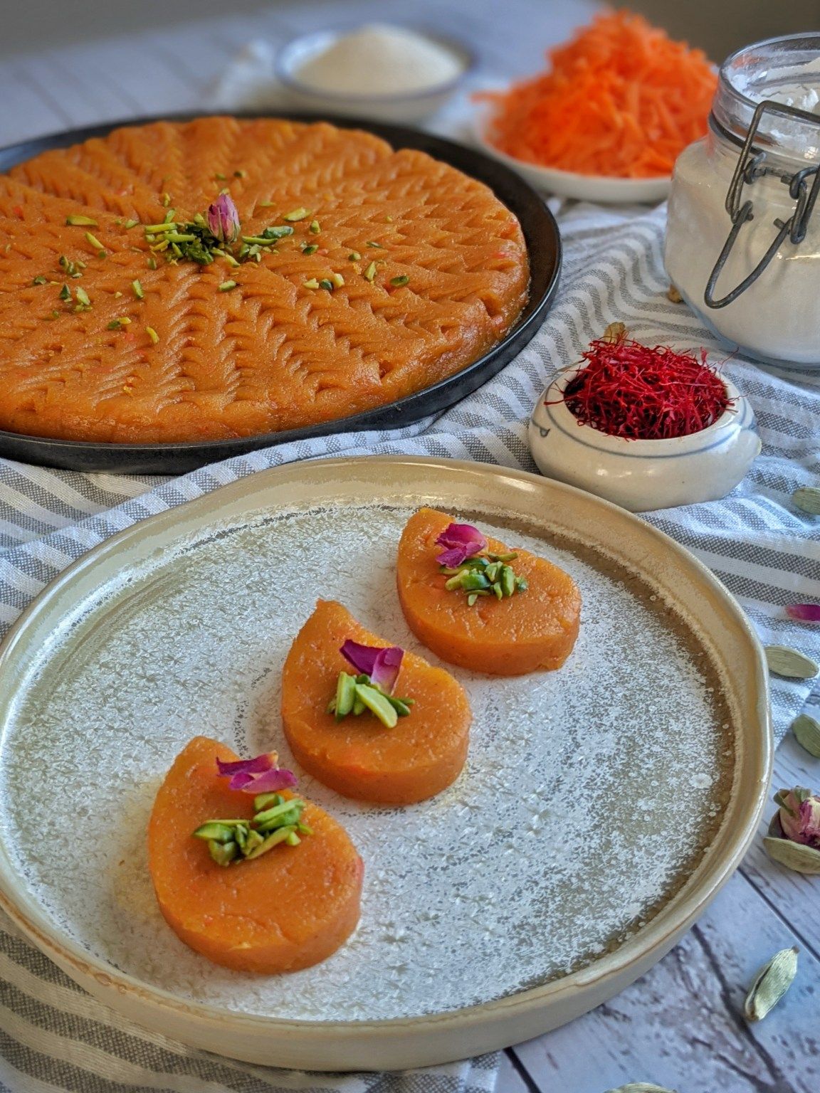 انواع حلوا؛ از حلوای سنتی تا دسرهای مدرن و خوشمزه