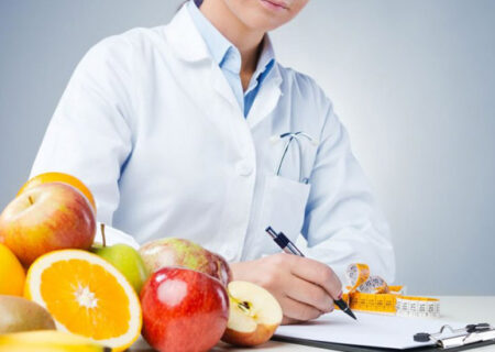 مشاوره تغذیه آنلاین: راهنمای کامل برای یک زندگی سالم در عصر دیجیتال