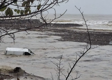 فوت 3 نفر در پی جاری شدن سیل ویرانگر در بلغارستان