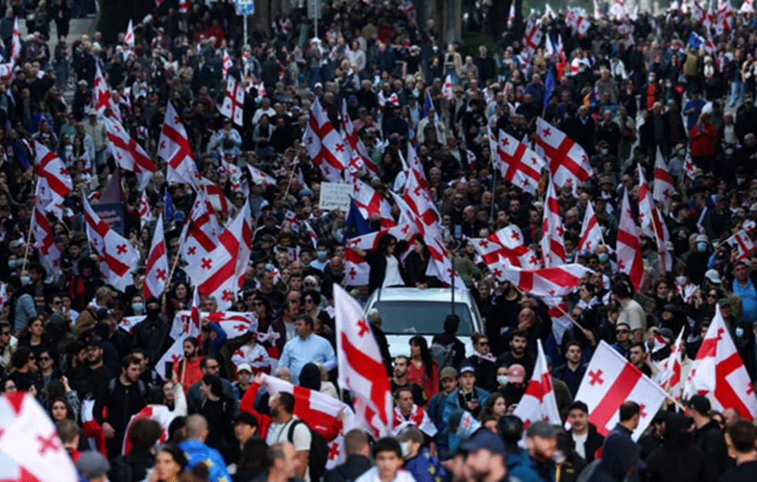 یورش معترضان گرجستانی به کاخ ریاستجمهوری در تفلیس