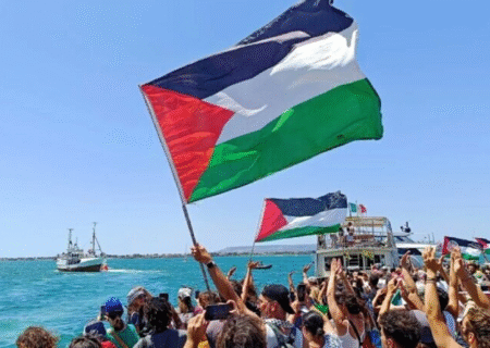 اولین گروه از اسپانیایی‌های بازداشت‌شده در جریان حمله به کاروان صمود آزاد شدند