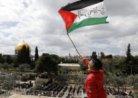 اینجا، زندگی دوباره متولد می‌شود