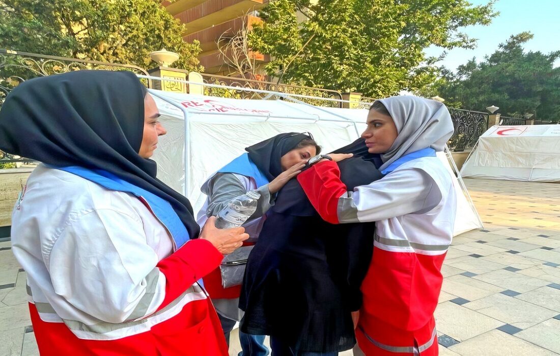 مادران ایرانی: استوارترین حامیان میهن در گذرگاه سختیها