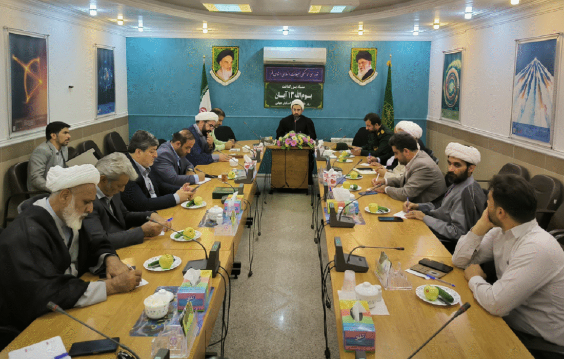 تجمع پرشور ۶ هزار نفره دانشجویان قم در آستانه هفته استکبارستیزی؛ تجدید پیمان با آرمانهای انقلاب