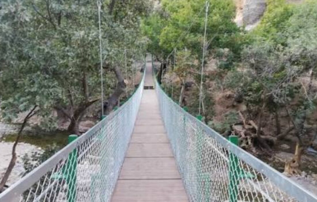 پل معلق، پیوند دهنده دو دره مرتفع