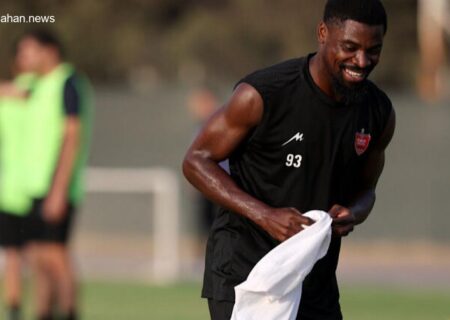 باشگاه پرسپولیس به شایعه عدم صدور کارت بازی اوریه واکنش نشان داد