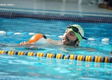 البرز جام قهرمانی مسابقات نجات غریق کشور را بالای سر برد