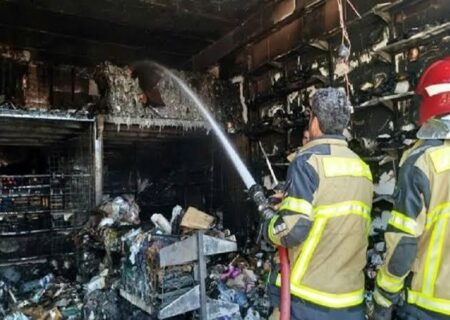 مهار آتش‌سوزی مهیب در بابل؛ چندین واحد تجاری طعمه حریق شدند