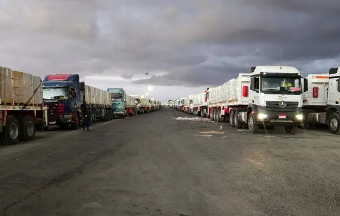 محدودیت اسرائیل: فقط نیمی از کامیونهای حامل کمک توافقشده وارد غزه شدند