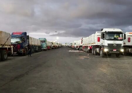 محدودیت اسرائیل: فقط نیمی از کامیون‌های حامل کمک توافق‌شده وارد غزه شدند