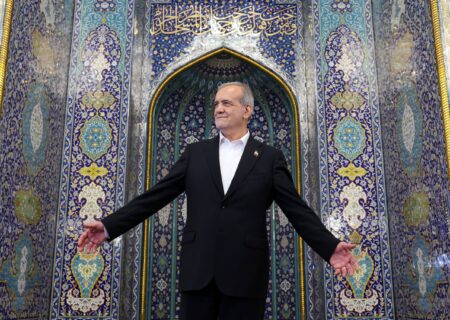 پزشکیان؛ برنامه های خود را صادقانه با مردم در میان بگذارد