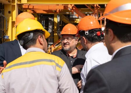 آغاز به کار نصب رآکتور اوره پتروشیمی هنگام با حضور شریعتمداری