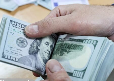 آیا بانک مرکزی جلوی افسارگسیختگی بازار ارز را می‌گیرد؟/ واکنش فرزین به دلار ۱۱۷ هزار تومانی