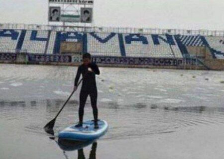 بندانزلی زیر آب؛ ثبت رکورد بارندگی و قایق‌سواری در خیابان‌ها!