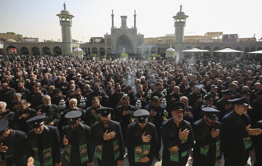 سوگواری خادمان حرم مطهر در سالروز شهادت حضرت معصومه (س)